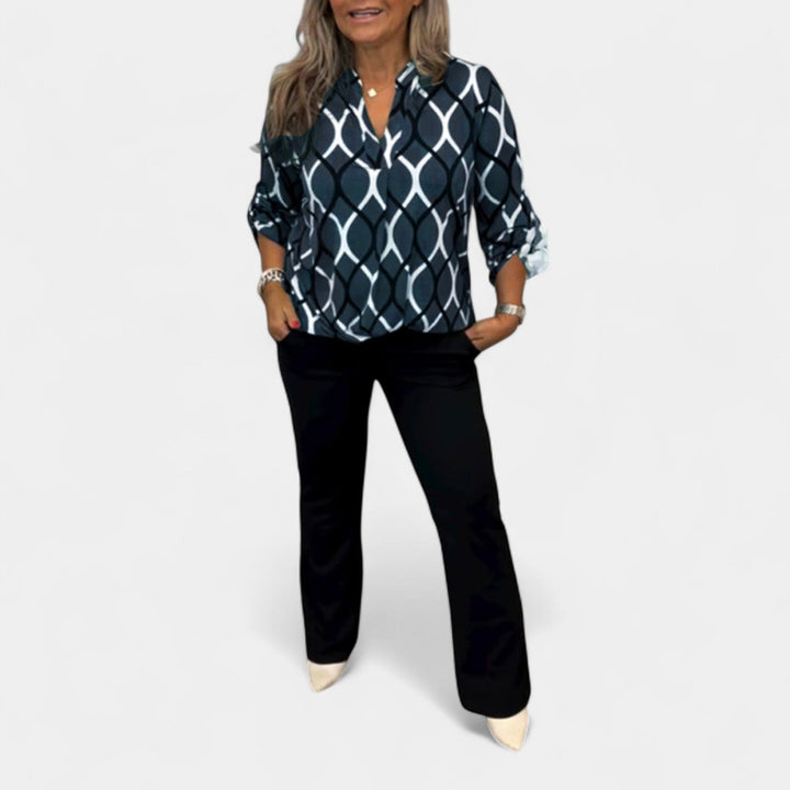 Petra – Halenka s grafickým vzorem